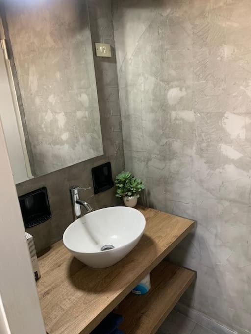 Milano Besana Rent House Appartement Buitenkant foto