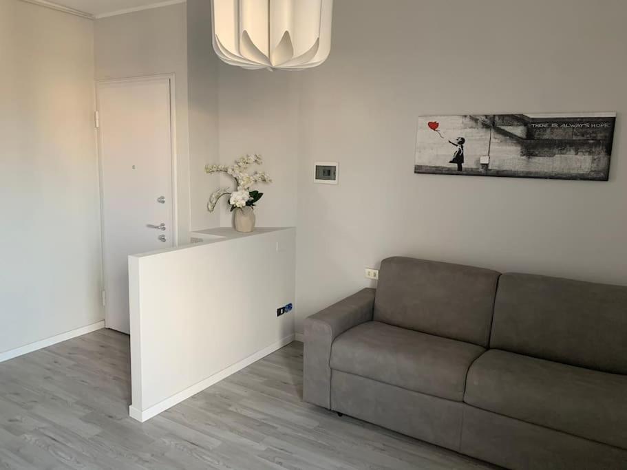 Milano Besana Rent House Appartement Buitenkant foto