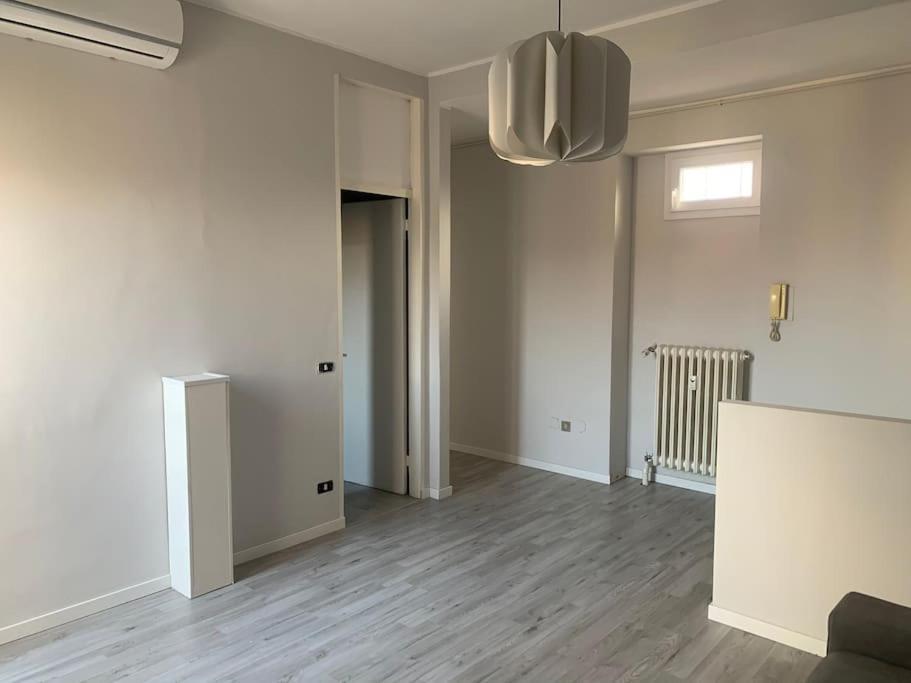 Milano Besana Rent House Appartement Buitenkant foto