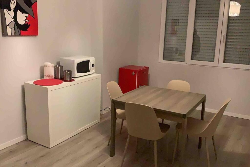 Milano Besana Rent House Appartement Buitenkant foto